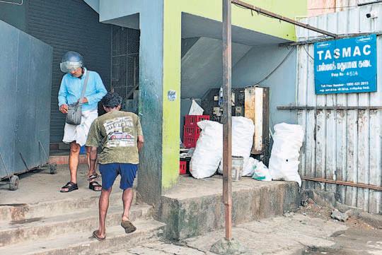 Time no ‘bar’ for sales at Medavakkam Tasmac shop