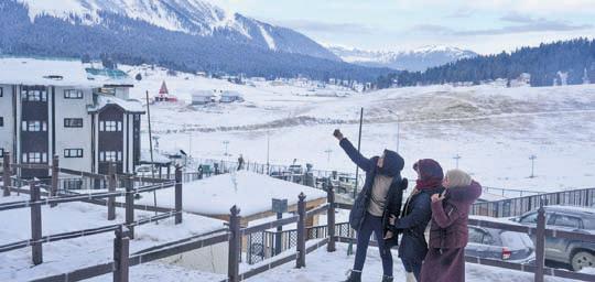 New Year eve marks tourism revival in Kashmir