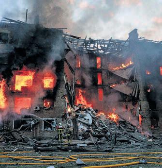 Russia pounds Kyiv with hypersonic missile; 4 dead