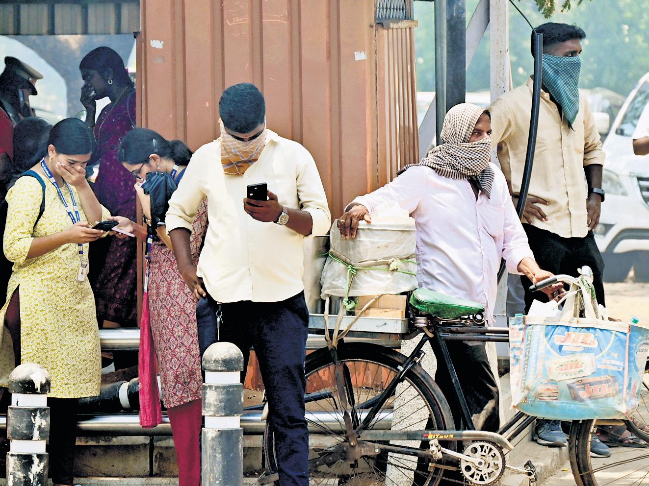 Toxic smoke near secretariat traced to sulphur fire at port