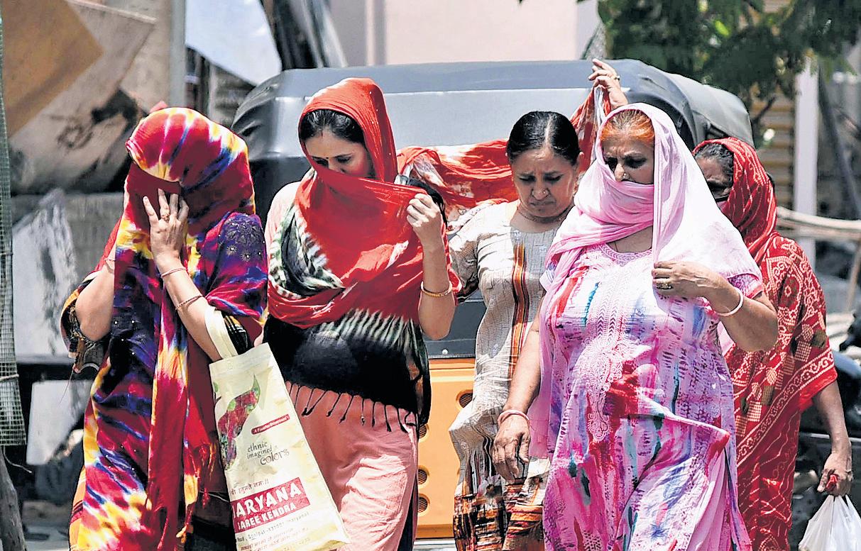 70% women in extremely hot districts experience amplified health risks: Study