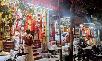 Madurai street turns interstate hub for poll-time paraphernalia