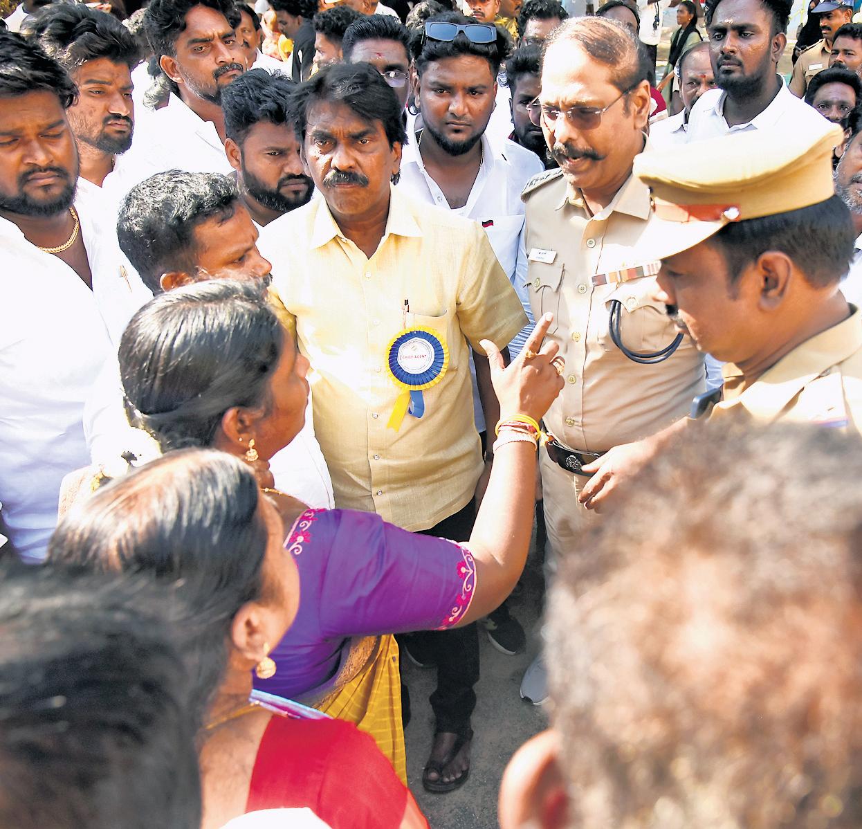 Peaceful voting day marred by stray incidents of violence