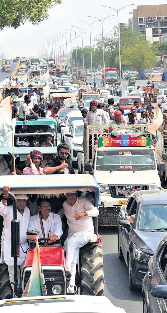 Gujarat farm stir collapses as Cong, AAP trade charges