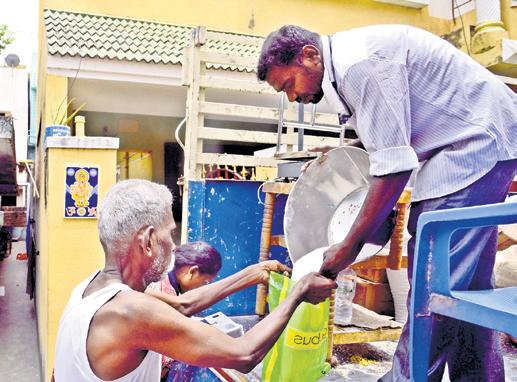 Ration on doorstep: TN lowers eligibility age from 70 to 65 yrs