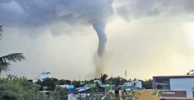 Tornado-like vortex in Thoothukudi damages toll plaza, theme park before dying down near airport
