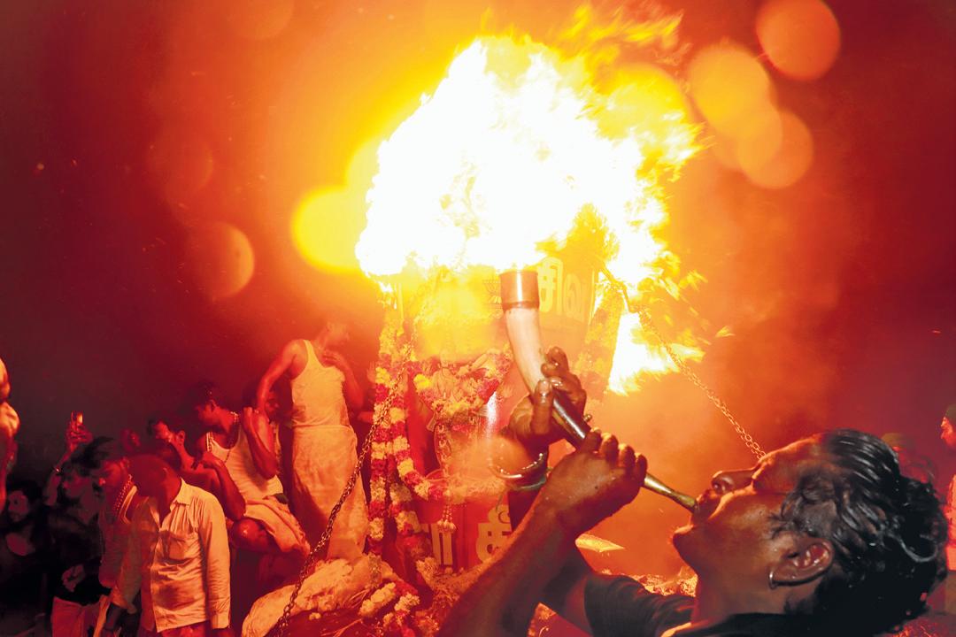 Lakhs brave rain to witness Maha Deepam in T’malai