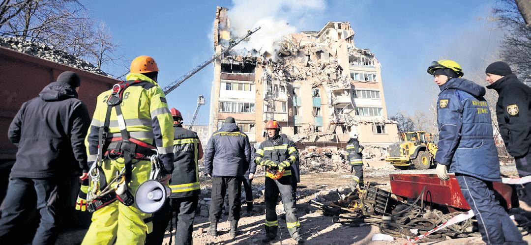 Russian drone kills 25; Kyiv asks Vatican to formalise role in child-return efforts