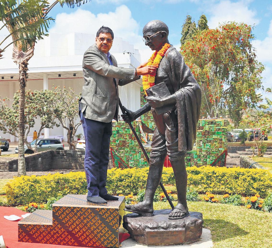 CJI attends Gandhi Jayanti fete in Mauritius