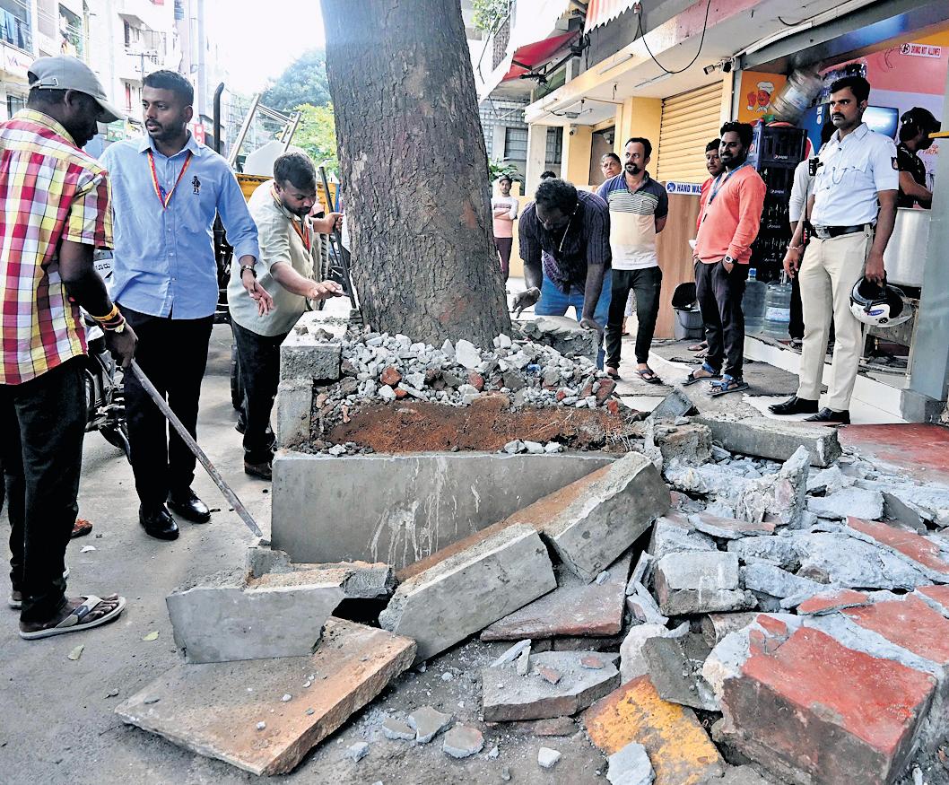 Footpath encroachment in three zones cleared