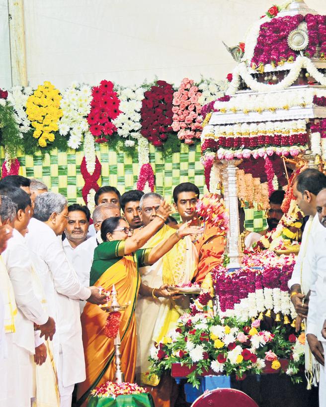 Dasara a heartbeat, gives message of harmony: Banu