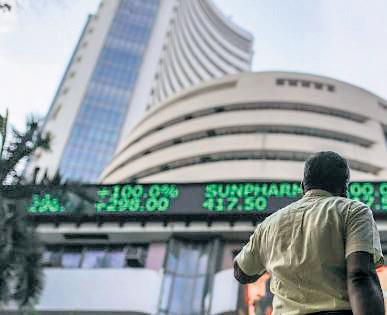 Market advances on expectation of US-China trade talks, Fed rate cut