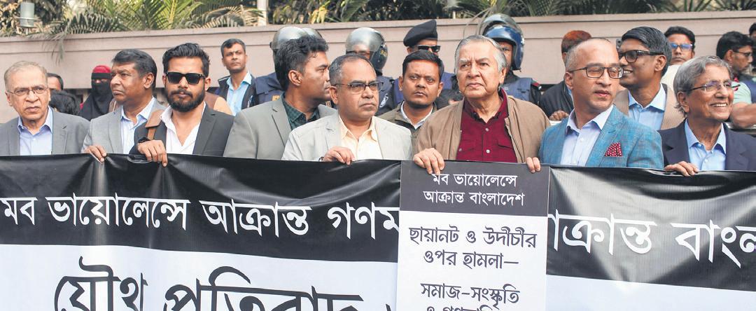 B’desh halts visa to Indians