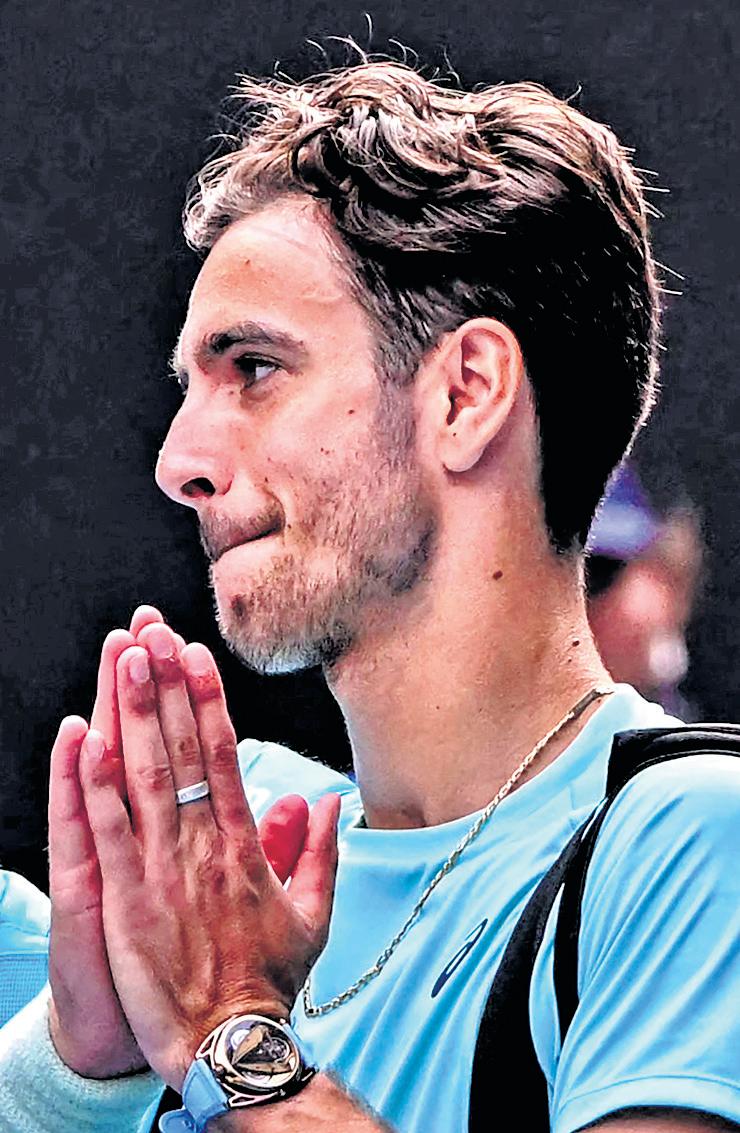 Lucky Djokovic advances after Musetti retires
