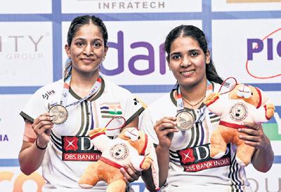 Gayatri-Treesa triumph, heartbreak for Srikanth