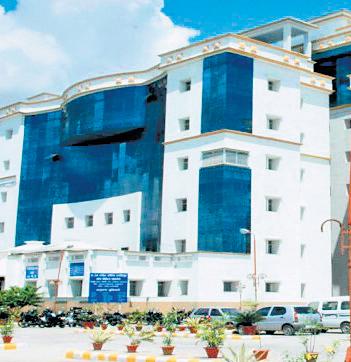 Hosp diktat: Fine for staff for long hair & beard