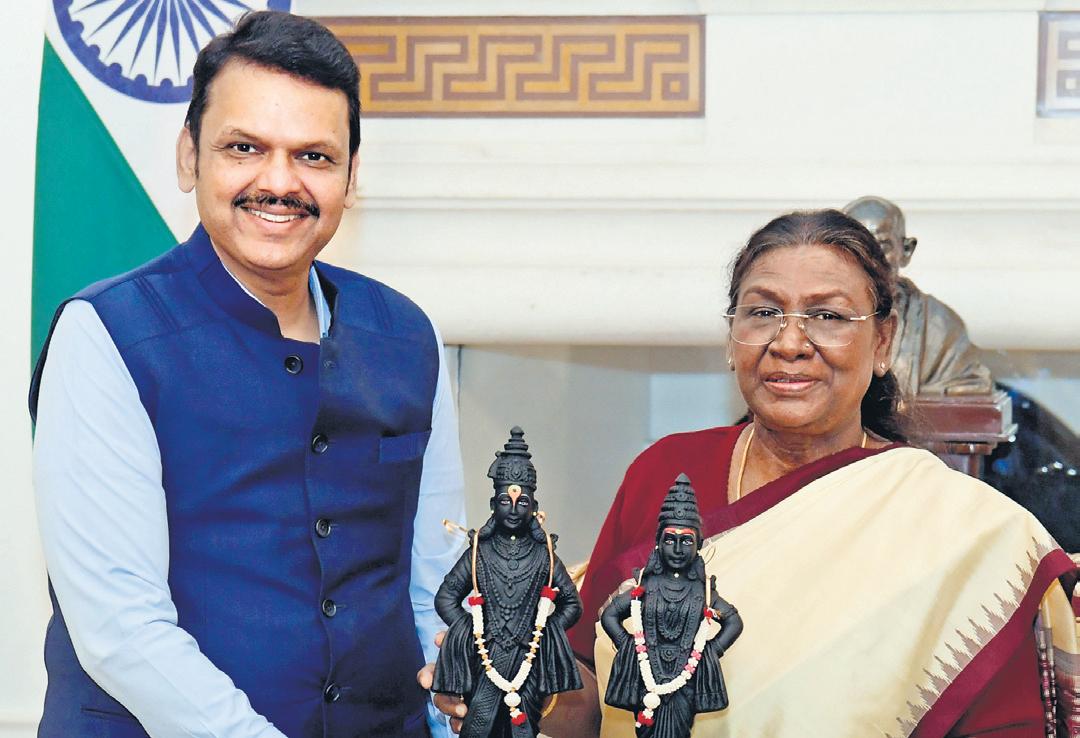 Fadnavis in Delhi to sort out Maha knot on berths