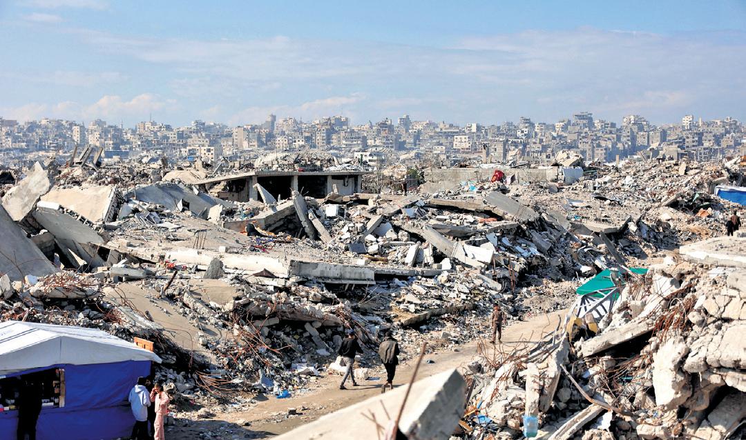 Israeli fire near Gaza ceasefire line kills dozens, Palestinians live in fear