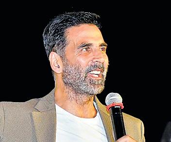 Kumar shares daughter’s encounter with dangerous cyber criminals