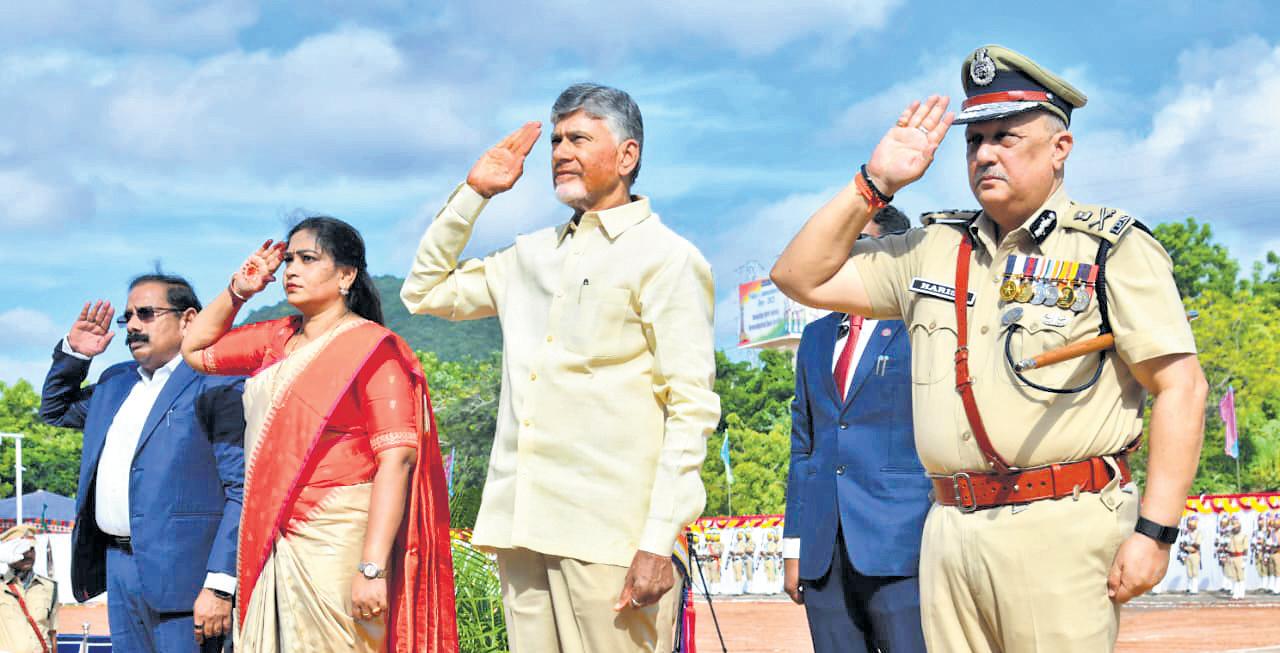 ROBUST LAW AND ORDER IS ESSENTIAL TO WIN INVESTORS' CONFIDENCE: CM