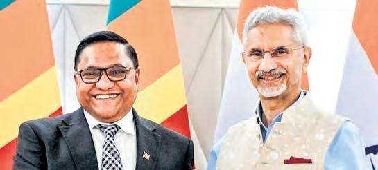 Jaishankar meets Lanka counterpart