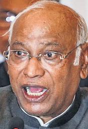 At Putin dinner, Tharoor in but Rahul and Kharge out