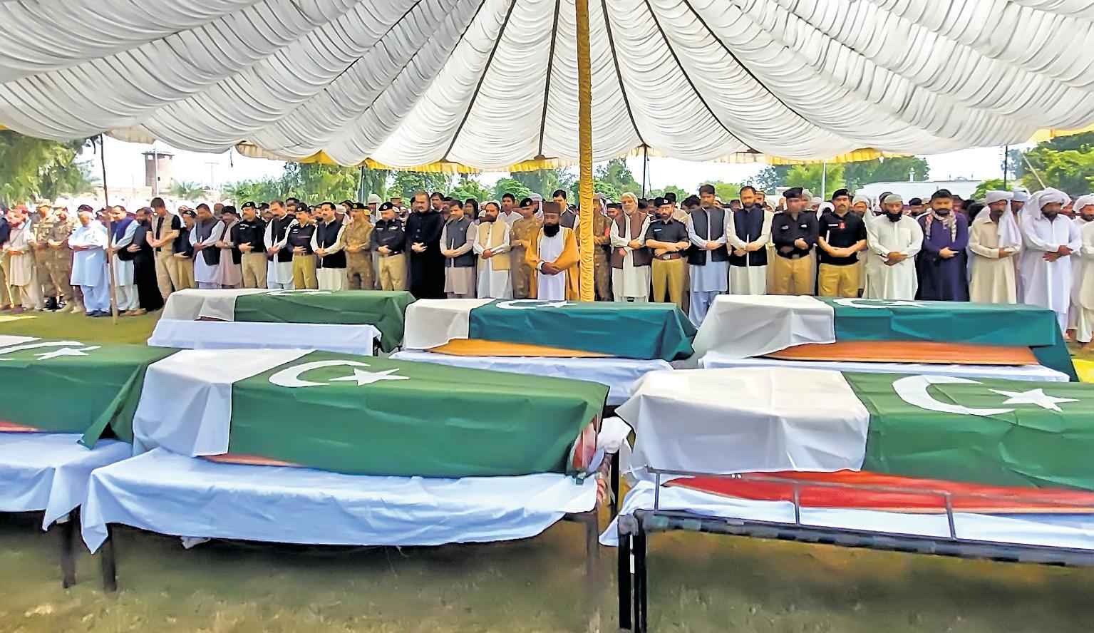 Seven police personnel killed in Pak as terrorists attack training centre