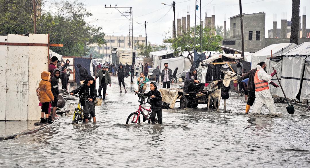 Militants hand over human remains to Red Cross as truce tensions grow