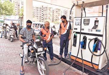 OMCs see ₹30k cr under-recovery a month amid geopolitical crisis