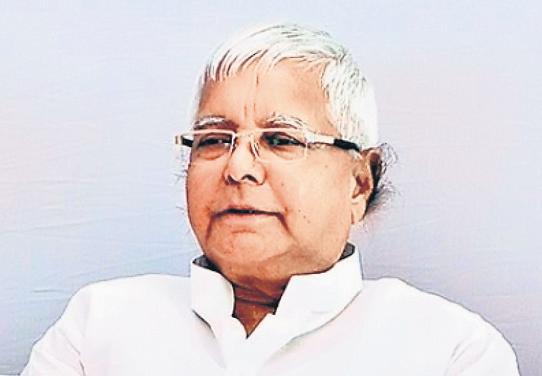 Lalu allocates RJD tickets, stops after Tejashwi steps in