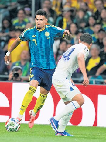 Diaz stars on WC debut years after parents’ kidnapping