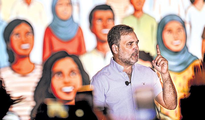 Rahul slams edu system in Kota, kicks off protest