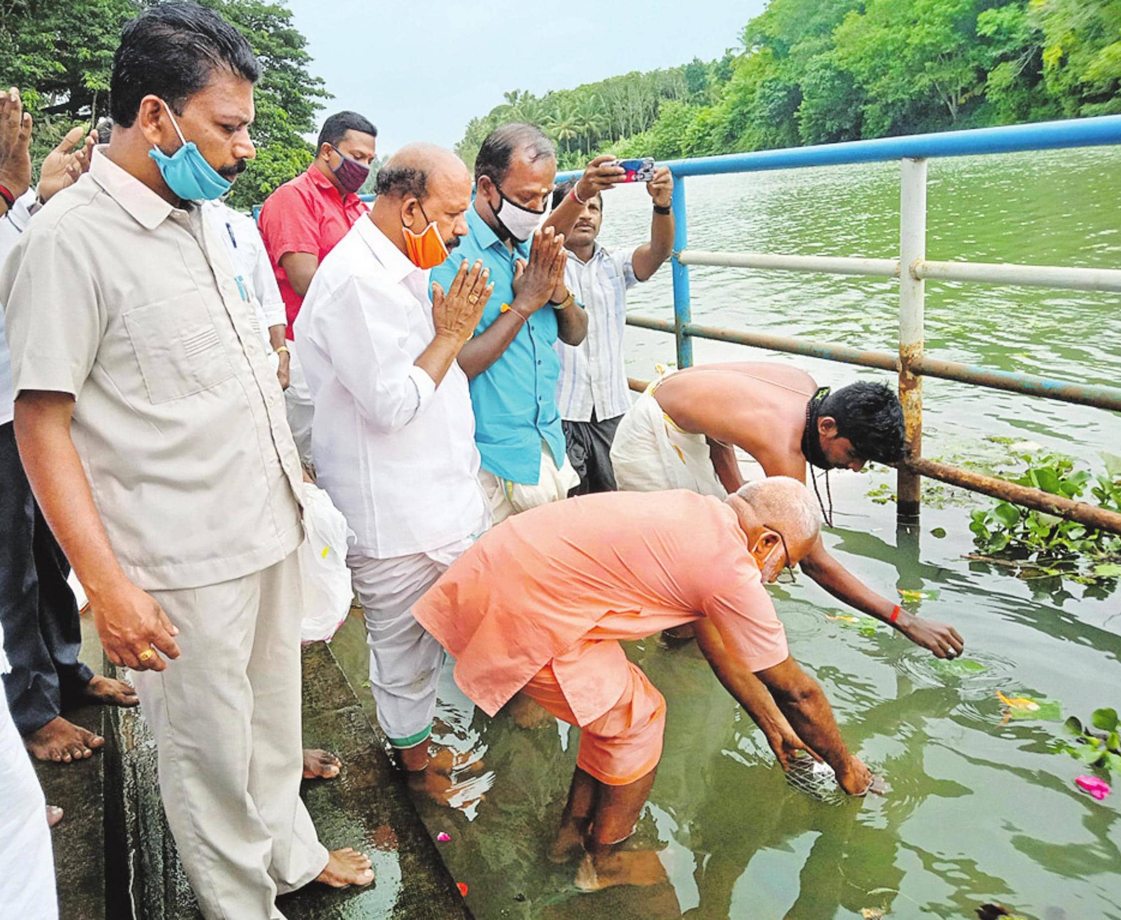 குழித்துறை தாமிரவருணி நதியிலிருந்து அயோத்தி ராமர் கோயிலுக்கு புனித நீர்
