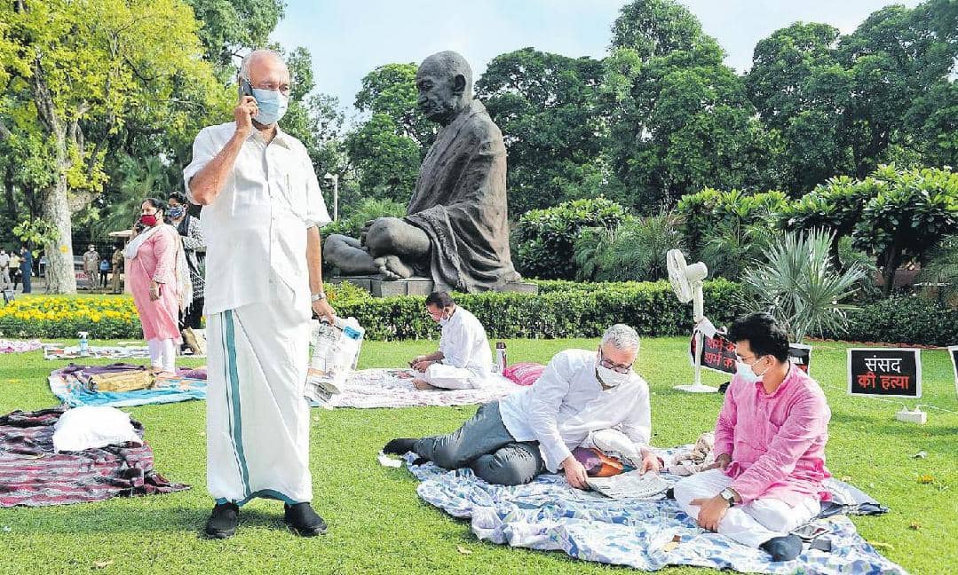 மாநிலங்களவையை புறக்கணிக்க எதிர்க்கட்சிகள் முடிவு