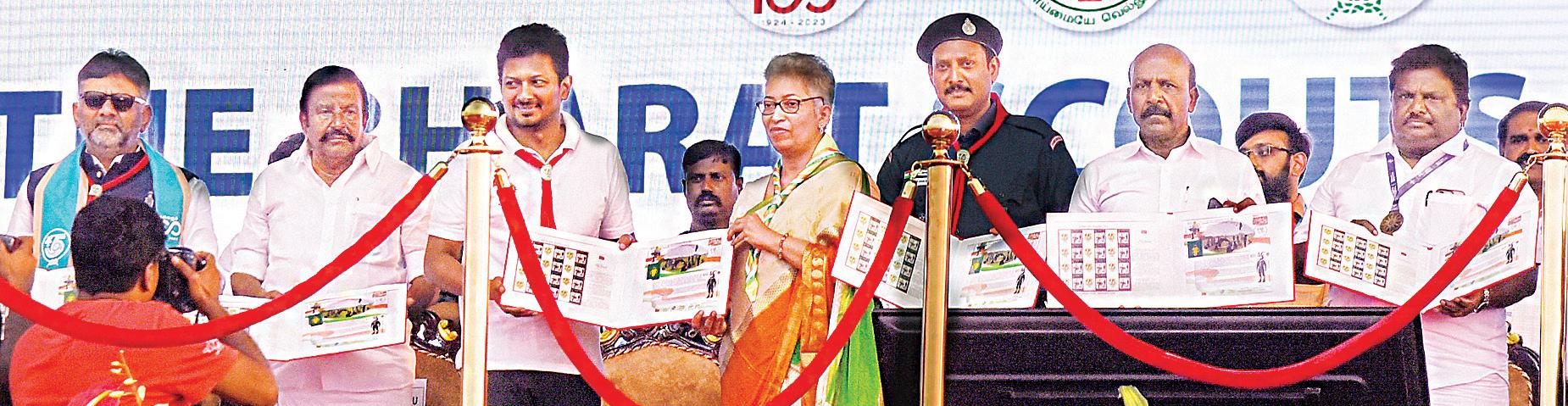 சாரண இயக்க வைரவிழா பேரணி: துணை முதல்வர் தொடங்கிவைத்தார்