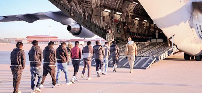 அமெரிக்காவில் இருந்து வெளியேற்ற டிரம்ப் குறிவைக்கும் நபர்கள் யார்?