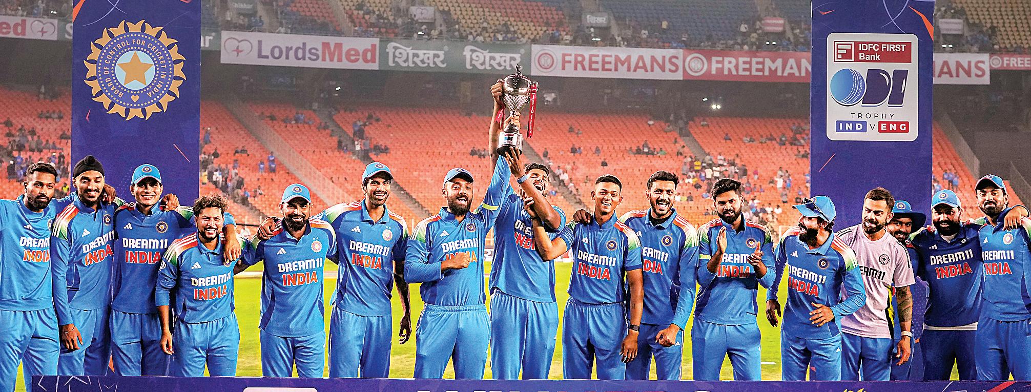 அசலங்கா, தீக்ஷனா அசத்தல்: ஆஸ்திரேலியாவை வீழ்த்தியது இலங்கை