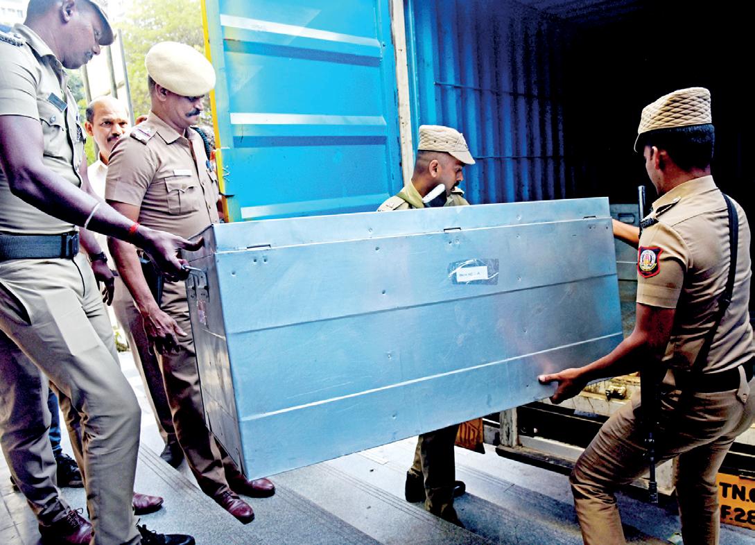 ஜெயலலிதாவின் ஆபரணங்கள் தமிழக அரசிடம் ஒப்படைப்பு