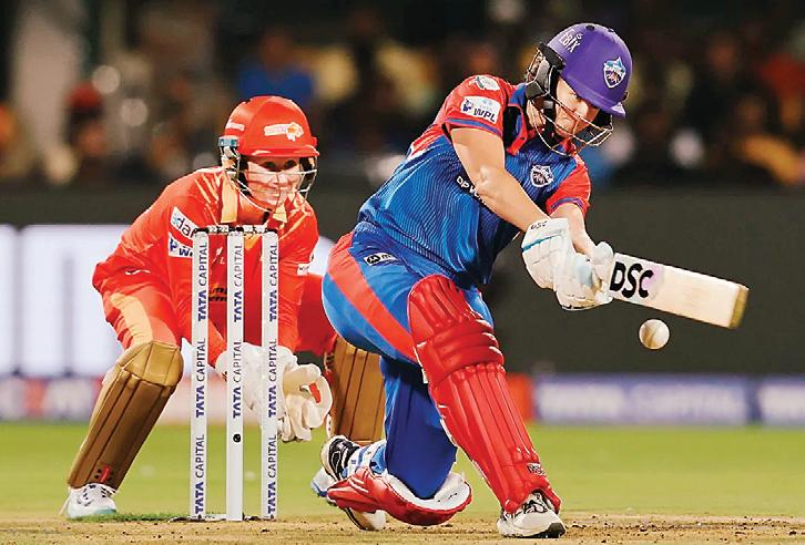 குஜராத்தை வீழ்த்தியது டெல்லி