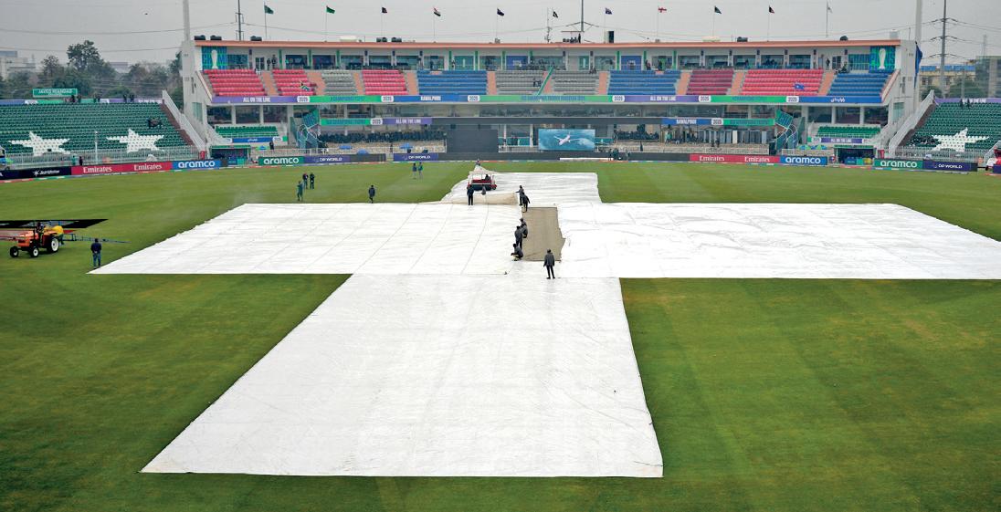 மழை விளையாடியது