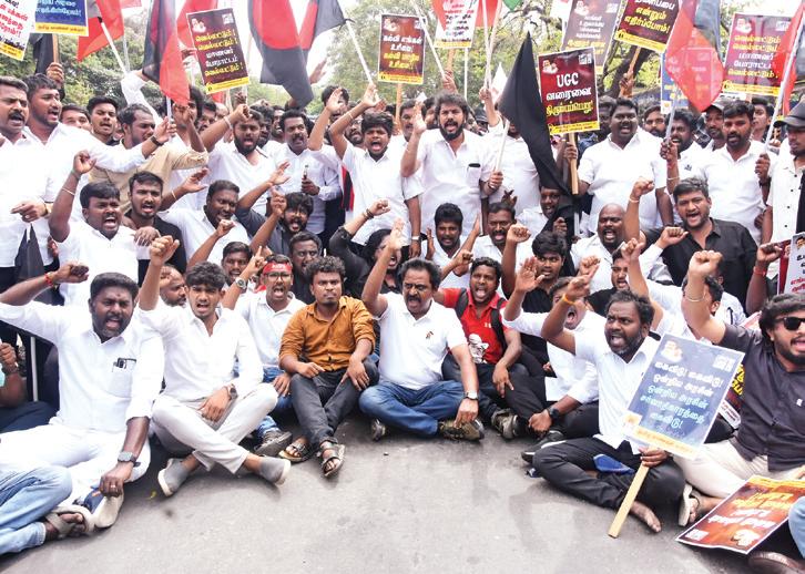 மத்திய அரசைக் கண்டித்து மாணவர் கூட்டமைப்பு ஆர்ப்பாட்டம்