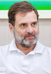 சகோதரர் மகனை கட்சிப் பொறுப்புகளில் இருந்து நீக்கினார் மாயாவதி