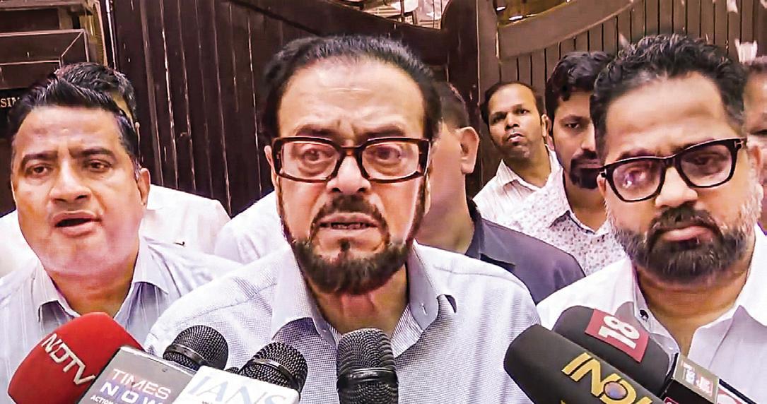 ஓளரங்கசீப்பை புகழ்ந்த சமாஜவாதி எம்எல்ஏ இடைநீக்கம்