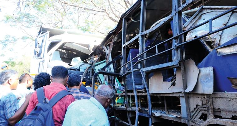 அரசுப் பேருந்து-டிப்பர் லாரி மோதல்: 4 பேர் உயிரிழப்பு