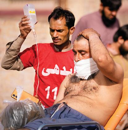 பாகிஸ்தான் ரயில் கடத்தல்: 33 பயங்கரவாதிகள் சுட்டுக் கொலை