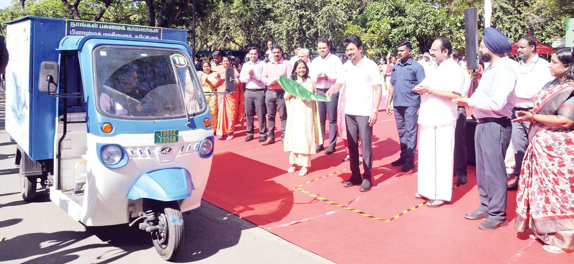 கடைகளின் பெயர்ப் பலகை தமிழில் இருக்க வேண்டும்