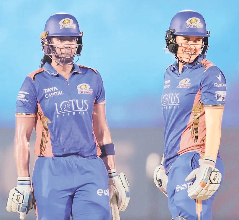 இறுதிக்கு முன்னேறியது மும்பை