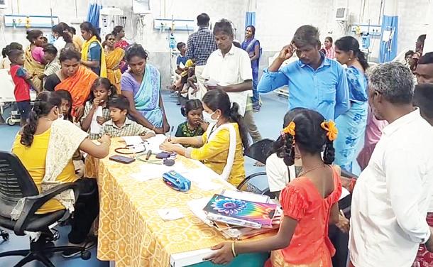 பள்ளியில் மதிய உணவு சாப்பிட்ட 36 மாணவர்களுக்கு வாந்தி, மயக்கம்