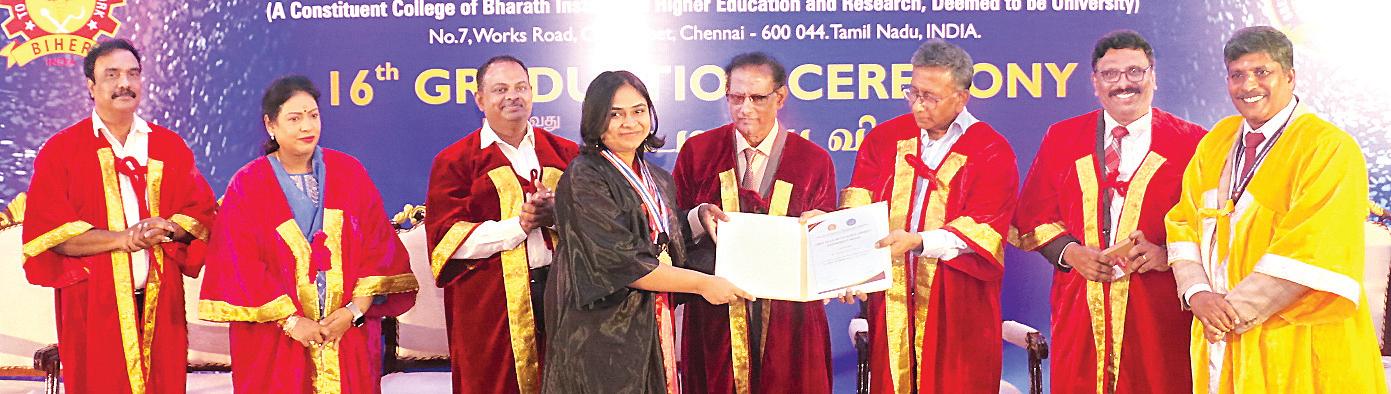 மருத்துவர்கள் திறமைகளை மேம்படுத்திக் கொள்ள வேண்டும்