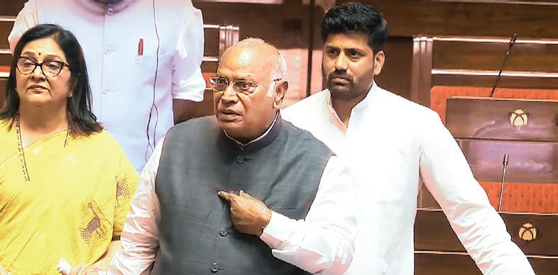 பாஜக அமளியால் மாநிலங்களவை ஒத்திவைப்பு